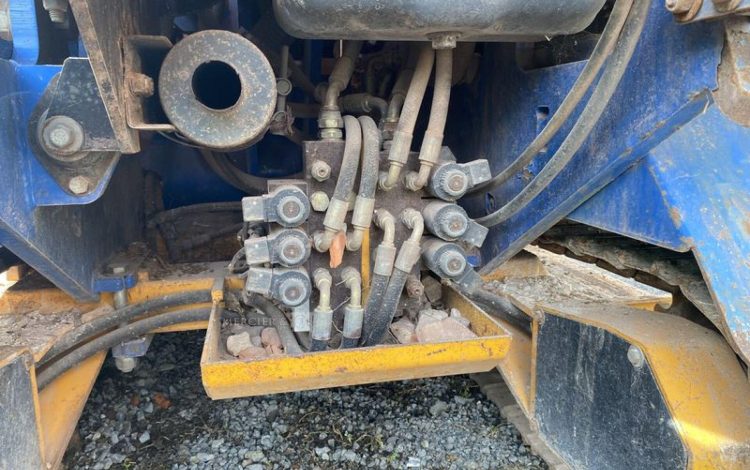 GUIDETTI CONCASSEUR MF450 SUR CHENILLES METALLIQUE DIESEL AVEC TAPIS CONVOYEUR 4 METRES  GUIDETTI