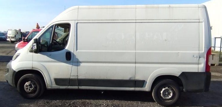 PEUGEOT BOXER FG 335 BLUEHDI 130  FD-832-LB