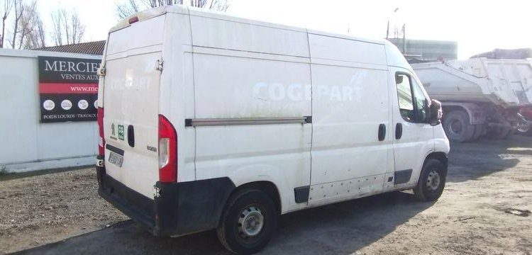 PEUGEOT BOXER FG 335 BLUEHDI 130  FD-832-LB