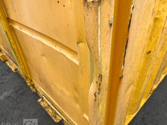 CONTENEUR 8 PIEDS SECURISE AVEC PASSAGE DE FOURCHES  CON750098