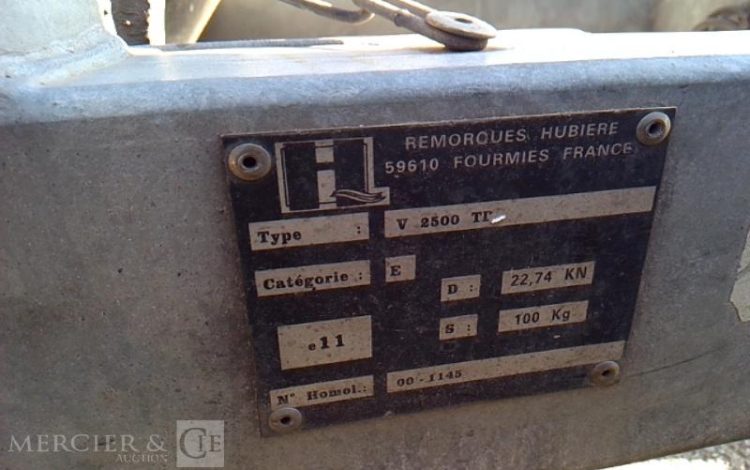 HUBIERE REMORQUE 2T5  DF-447-PS
