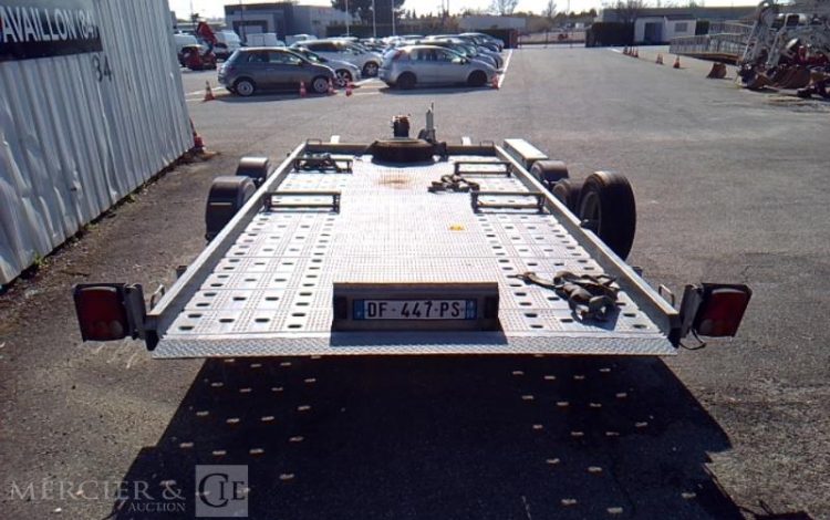 HUBIERE REMORQUE 2T5  DF-447-PS