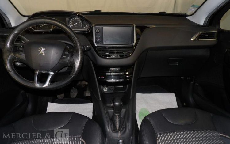 PEUGEOT 208 1,2 PURETECH 80CH ALLURE NOIR DF-480-KM