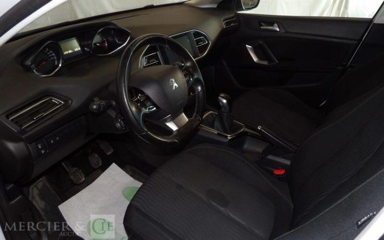PEUGEOT 308 II 1.6 HDI S&S 99CV  EE-126-YB