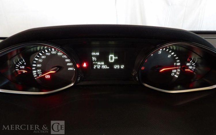 PEUGEOT 308 II 1.6 HDI S&S 99CV  EE-126-YB