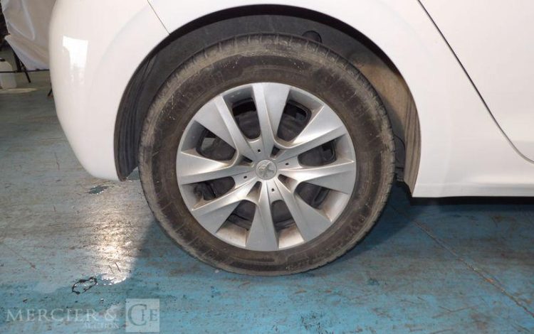 PEUGEOT 208 1,2 PURETECH 70CH LIKE BLANC FD-543-MC