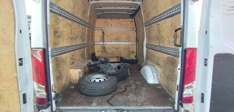 IVECO Daily 35S16HA8 V12 10CV L2H2 BOIS  FW-766-EK