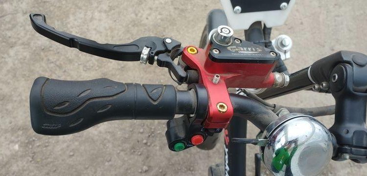 YOKLER TRIPOTEUR  TRI0023