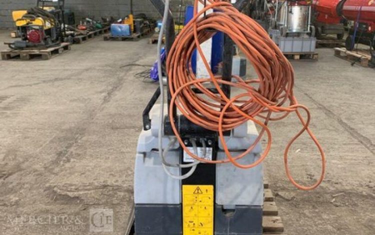 NILFISK SCRUBBER CA340  LAV010105