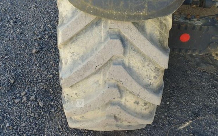 CATERPILLAR CHARIOT TELESCOPIQUE TH337C – CAPACITE 3,3T – HAUTEUR DE LEVAGE 7,3 M – 5741 H  DS-700-LT