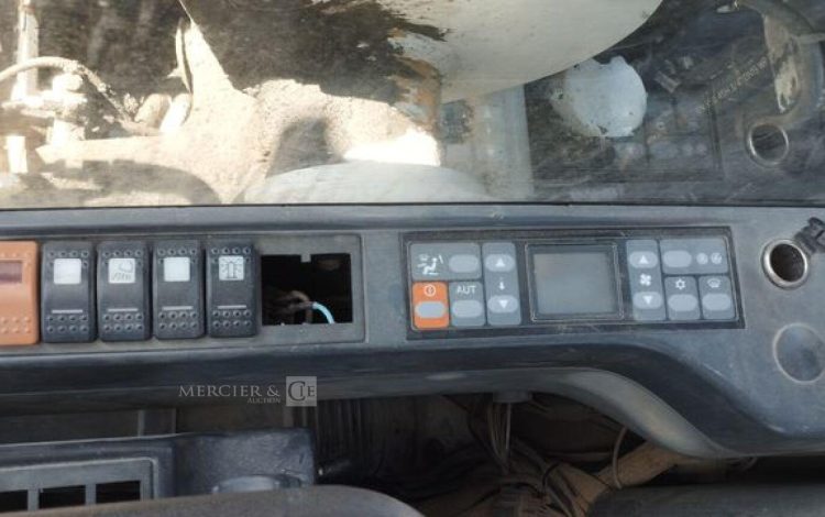 CATERPILLAR PELLE CAT313D A VOLEE VARIABLE OFFSET BOOM SUR ROUES 13T DIESEL – 14439 HEURES  CATM313