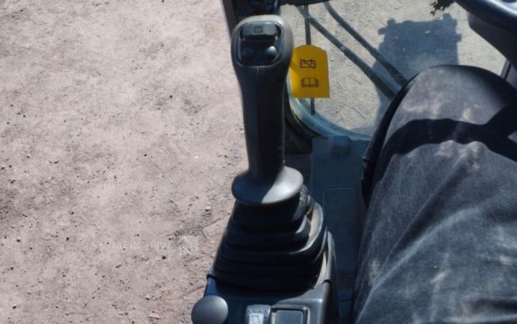CATERPILLAR PELLE CAT313D A VOLEE VARIABLE OFFSET BOOM SUR ROUES 13T DIESEL – 14439 HEURES  CATM313