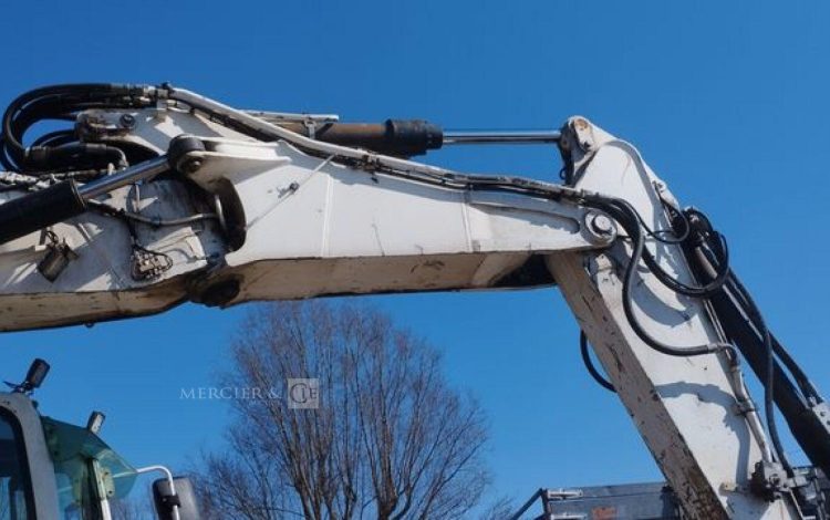 CATERPILLAR PELLE CAT313D A VOLEE VARIABLE OFFSET BOOM SUR ROUES 13T DIESEL – 14439 HEURES  CATM313