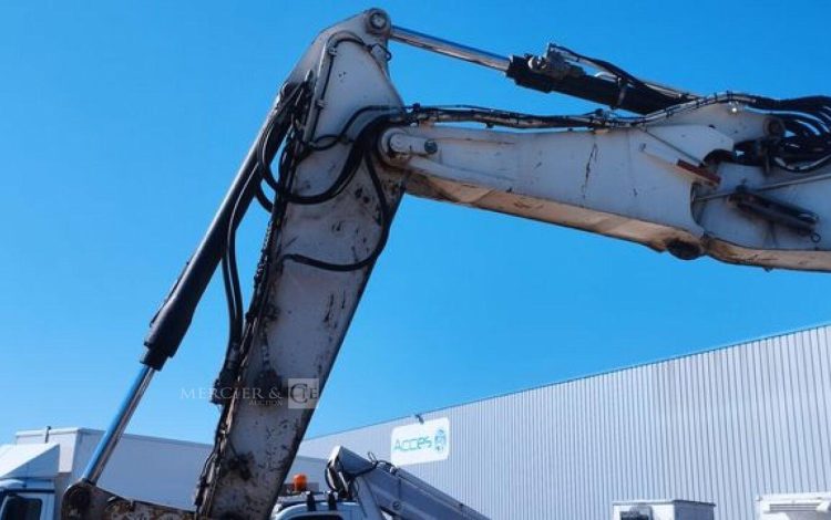 CATERPILLAR PELLE CAT313D A VOLEE VARIABLE OFFSET BOOM SUR ROUES 13T DIESEL – 14439 HEURES  CATM313