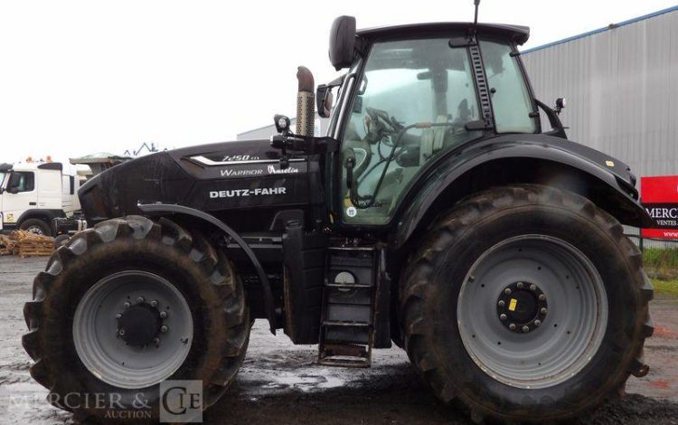 DEUTZ TRACTEUR AGRICOLE AGROTRON 7250 TTV WARRIOR – DIESEL – 5669 HEURES – ANNEE 2015 NOIR DY-801-RW