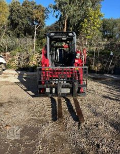 TAKEUCHI CHARGEUR TL10 + GODET + TABLIER FOURCHE – 144H  62024