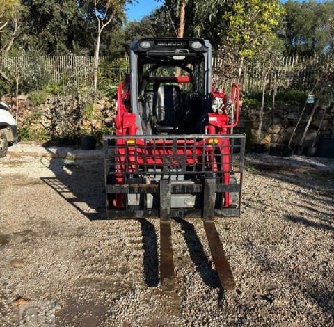 TAKEUCHI CHARGEUR TL10 + GODET + TABLIER FOURCHE – 144H  62024