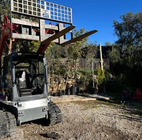 TAKEUCHI CHARGEUR TL10 + GODET + TABLIER FOURCHE – 144H  62024