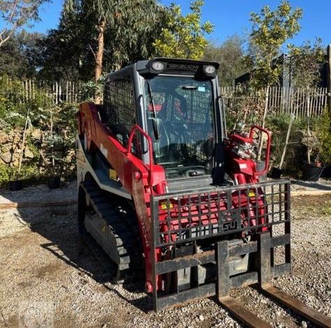 TAKEUCHI CHARGEUR TL10 + GODET + TABLIER FOURCHE – 144H  62024