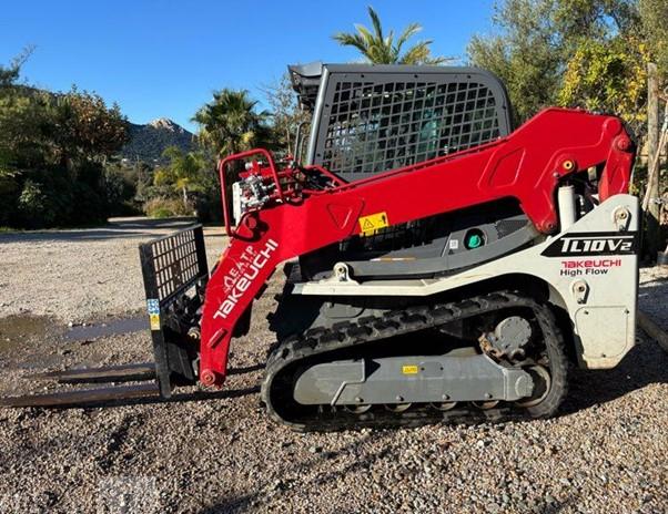 TAKEUCHI CHARGEUR TL10 + GODET + TABLIER FOURCHE – 144H  62024