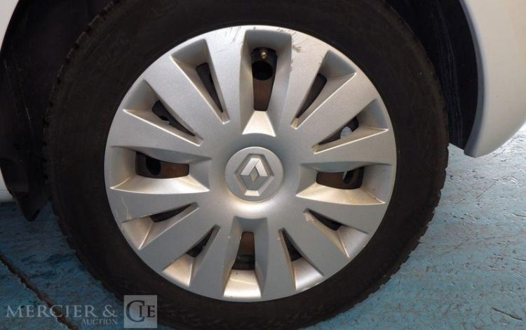 RENAULT CLIO 1,2 75CH  BS-687-EX