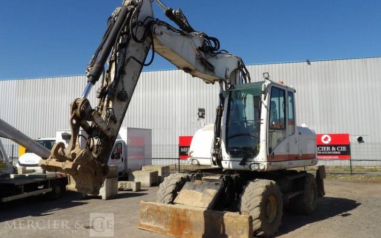 CATERPILLAR PELLE CAT313D A VOLEE VARIABLE OFFSET BOOM SUR ROUES 13T DIESEL – 14439 HEURES  CATM313