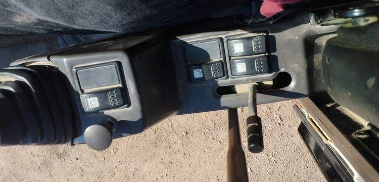 CATERPILLAR PELLE CAT313D A VOLEE VARIABLE OFFSET BOOM SUR ROUES 13T DIESEL – 14439 HEURES  CATM313
