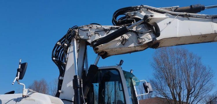 CATERPILLAR PELLE CAT313D A VOLEE VARIABLE OFFSET BOOM SUR ROUES 13T DIESEL – 14439 HEURES  CATM313
