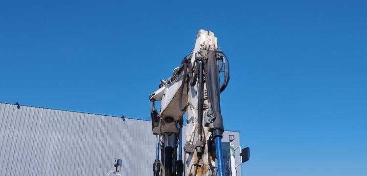 CATERPILLAR PELLE CAT313D A VOLEE VARIABLE OFFSET BOOM SUR ROUES 13T DIESEL – 14439 HEURES  CATM313