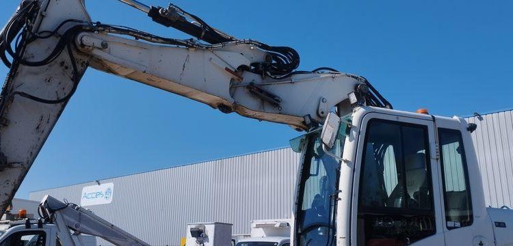 CATERPILLAR PELLE CAT313D A VOLEE VARIABLE OFFSET BOOM SUR ROUES 13T DIESEL – 14439 HEURES  CATM313