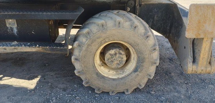 CATERPILLAR PELLE CAT313D A VOLEE VARIABLE OFFSET BOOM SUR ROUES 13T DIESEL – 14439 HEURES  CATM313