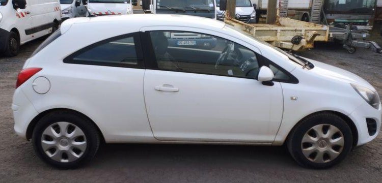 OPEL CORSA 3 PORTES 1.3 CDTI 75 CV  DG-294-XS