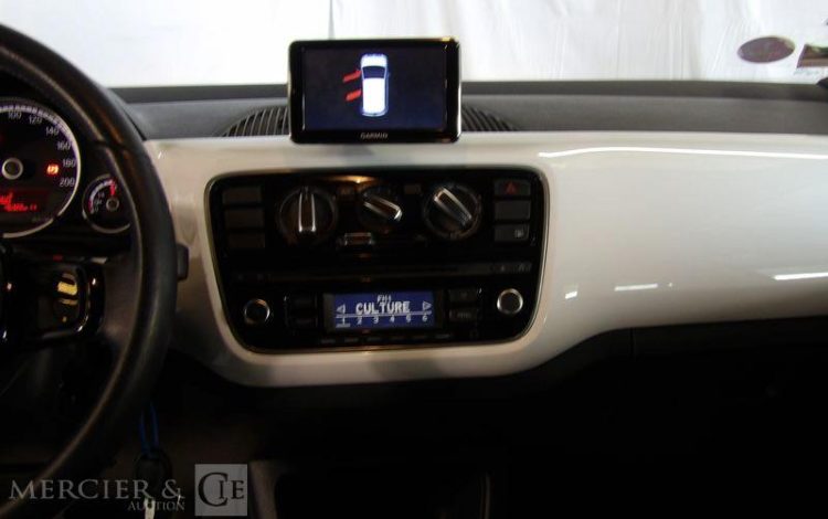 VOLKSWAGEN UP 1,0 75CH MOVE  DQ-555-EM