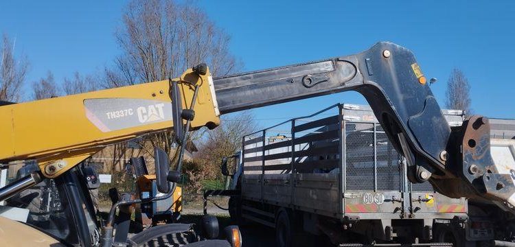 CATERPILLAR CHARIOT TELESCOPIQUE TH337C – CAPACITE 3,3T – HAUTEUR DE LEVAGE 7,3 M – 5741 H  DS-700-LT