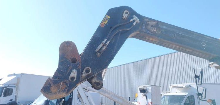 CATERPILLAR CHARIOT TELESCOPIQUE TH337C – CAPACITE 3,3T – HAUTEUR DE LEVAGE 7,3 M – 5741 H  DS-700-LT
