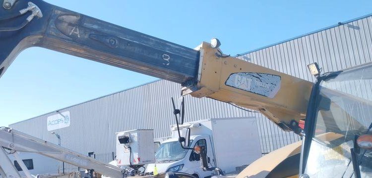 CATERPILLAR CHARIOT TELESCOPIQUE TH337C – CAPACITE 3,3T – HAUTEUR DE LEVAGE 7,3 M – 5741 H  DS-700-LT
