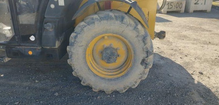 CATERPILLAR CHARIOT TELESCOPIQUE TH337C – CAPACITE 3,3T – HAUTEUR DE LEVAGE 7,3 M – 5741 H  DS-700-LT