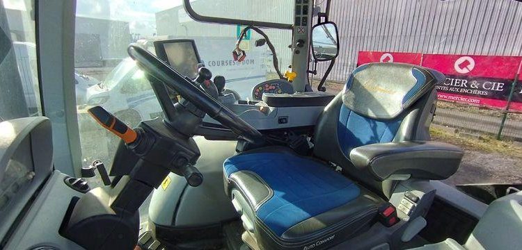 NEW HOLLAND TRACTEUR AGRICOLE T 721 AC – DIESEL – 5062 HEURES – ANNEE 2016 BLEU EG-459-NW