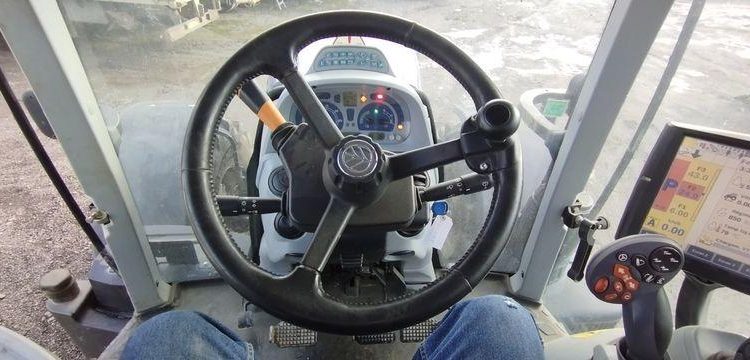 NEW HOLLAND TRACTEUR AGRICOLE T 721 AC – DIESEL – 5062 HEURES – ANNEE 2016 BLEU EG-459-NW