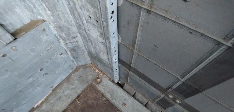 SCHMITZ SEMI-REMORQUE PLSC + HAYON DHOLLANDIA 2000KG  FB-609-YF