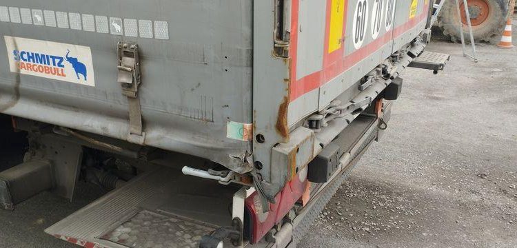 SCHMITZ SEMI-REMORQUE PLSC + HAYON DHOLLANDIA 2000KG  FB-609-YF