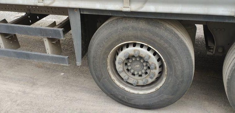 SCHMITZ SEMI-REMORQUE PLSC + HAYON DHOLLANDIA 2000KG  FB-609-YF