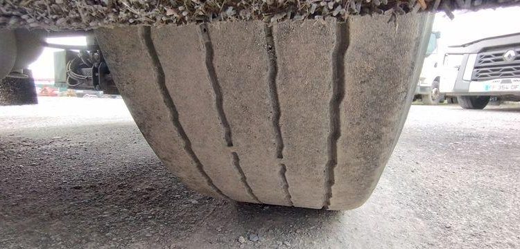 SCHMITZ SEMI-REMORQUE PLSC + HAYON DHOLLANDIA 2000KG  FB-609-YF