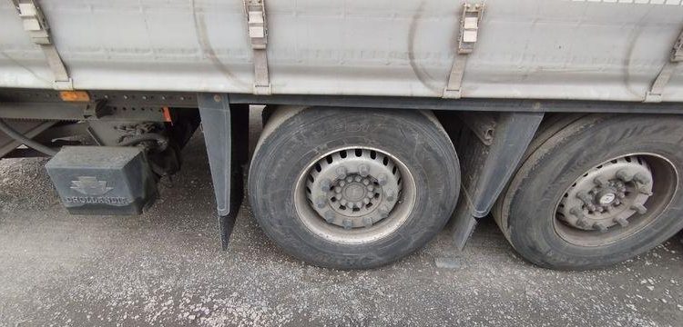 SCHMITZ SEMI-REMORQUE PLSC + HAYON DHOLLANDIA 2000KG  FB-609-YF