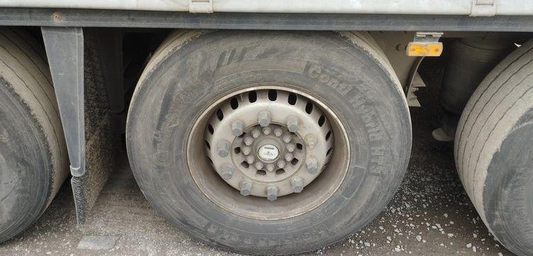 SCHMITZ SEMI-REMORQUE PLSC + HAYON DHOLLANDIA 2000KG  FB-609-YF
