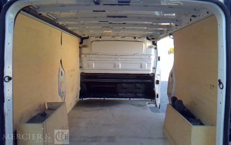 RENAULT TRAFIC GCF 1300 DCI 95 L2H1 BOIS  FQ-575-LY