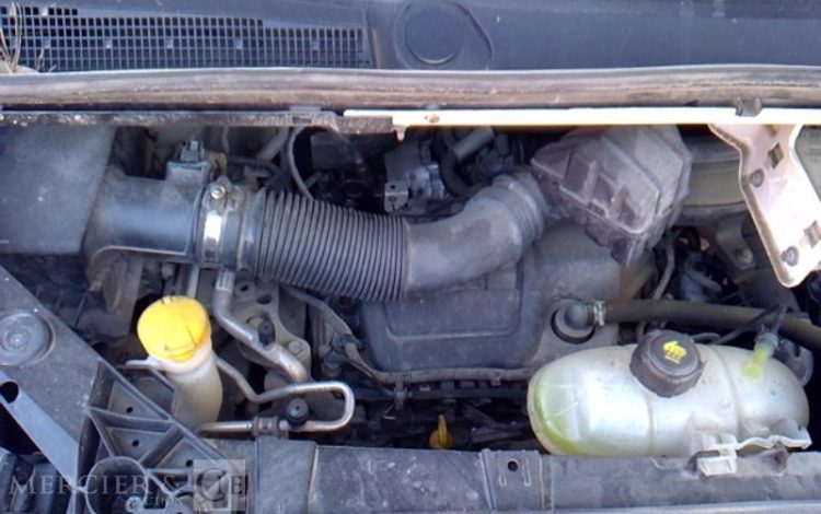 RENAULT TRAFIC GCF 1300 DCI 95 L2H1 BOIS  FQ-575-LY