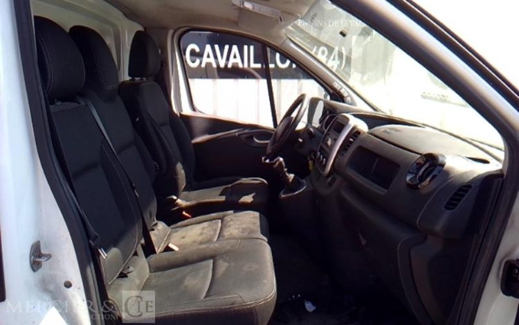 RENAULT TRAFIC GCF 1300 DCI 95 L2H1 BOIS  FQ-689-LY