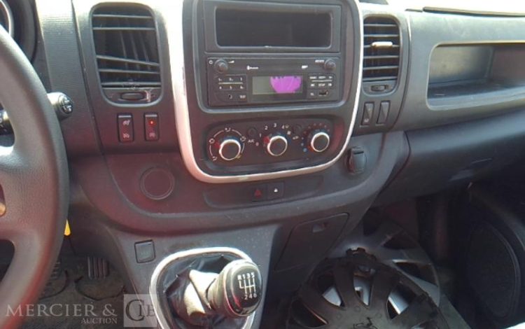 RENAULT TRAFIC GCF 1300 DCI 95 L2H1 BOIS  FQ-689-LY