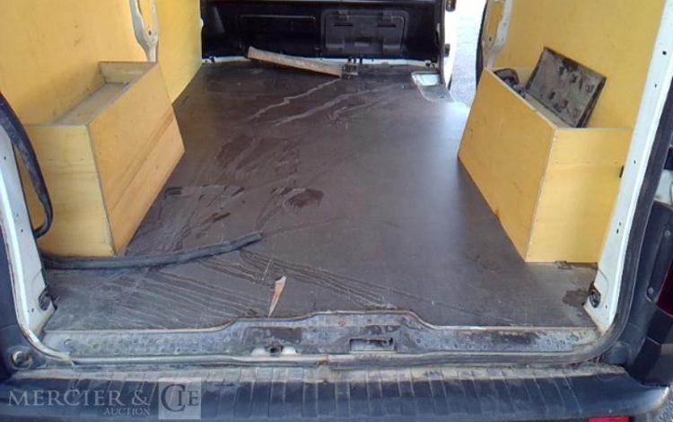 RENAULT TRAFIC GCF 1300 DCI 120 L2H1 BOIS  FQ-713-JL